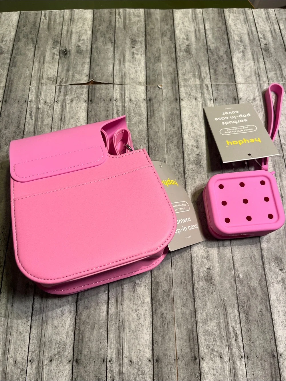 heyday Pink Camera Pop-In Case and Matching Earbuds pop in Cover
